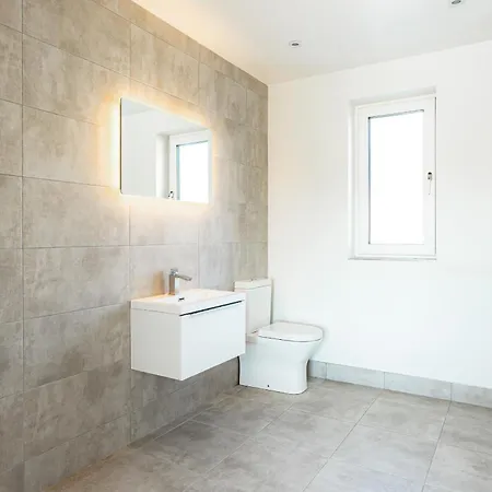 Lakeview House By Trident Homes Holiday home